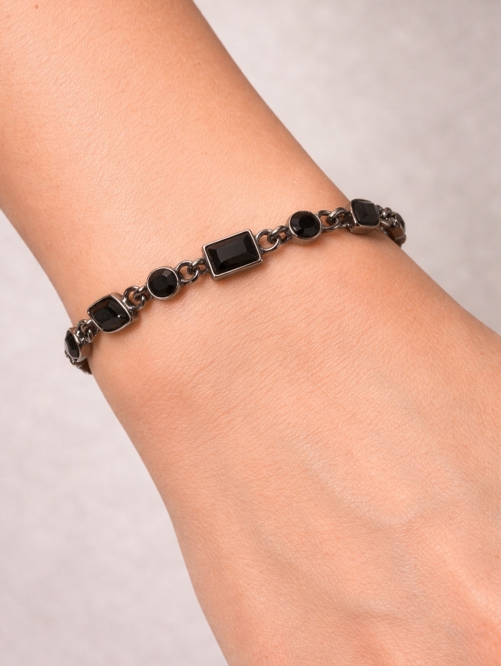 3/$30 Gunmetal Black Glass Cabochon Geometric Link Bracelet